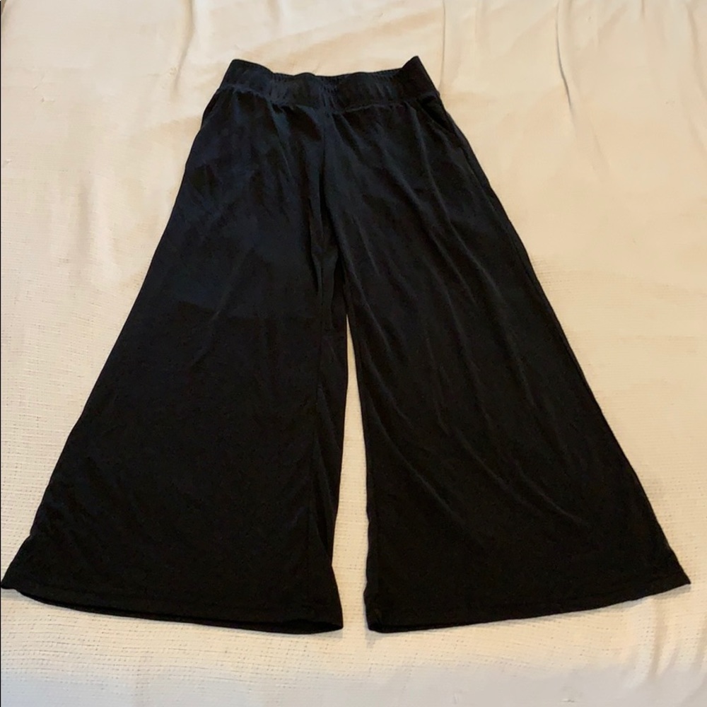 Black wide leg pants / dress up or down / size S